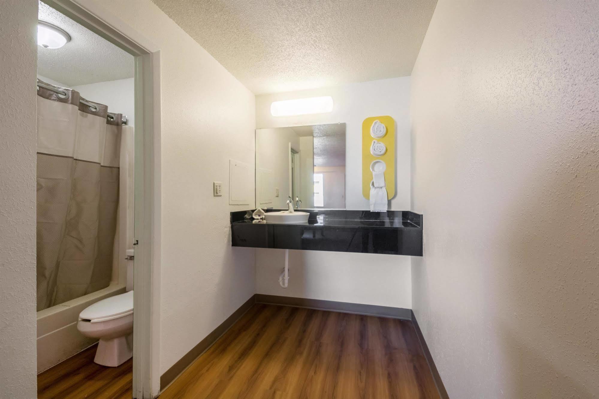 465 By Regency 2* Indianápolis